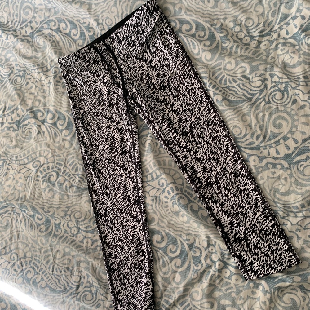 Nike DRY FIT leggings, black & white